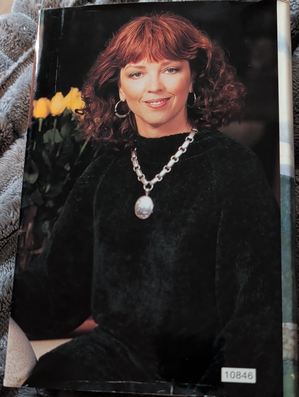 3 for $10 Nora Roberts - Montana Sky - Hardcover - Picture 2 of 2